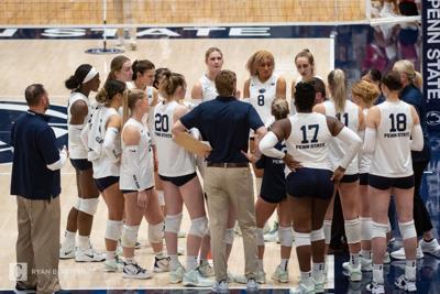 Penn State women’s volleyball vs. Wisconsin, team huddle