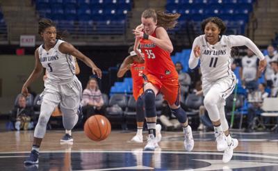 How Penn State Women S Basketball Is Balancing Youth With Rugged