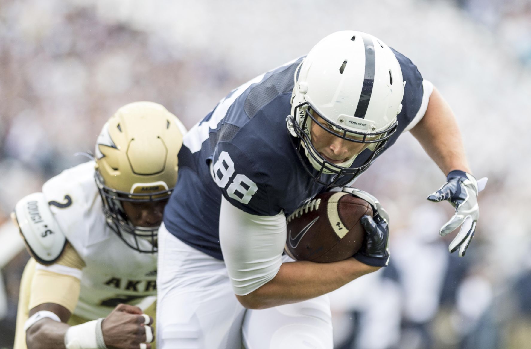 Football Akron pregame Gesicki