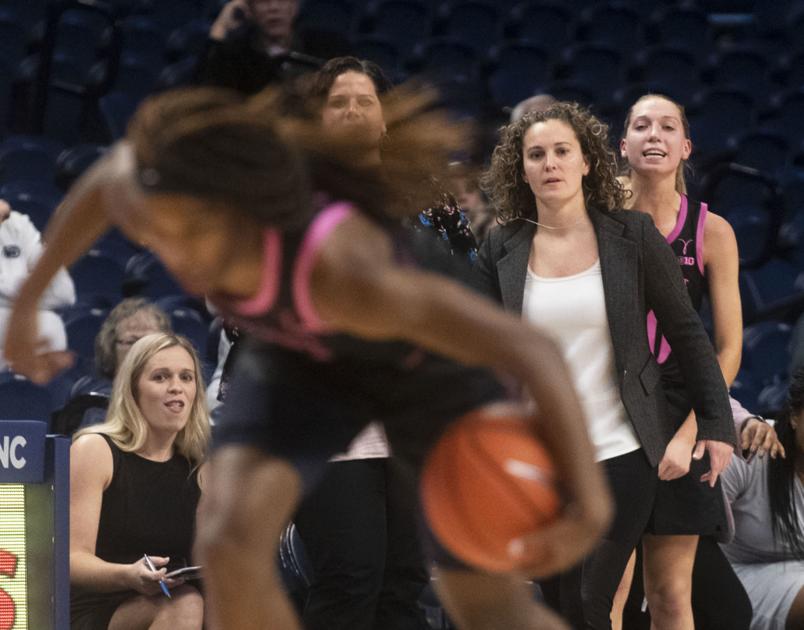 Women S Basketball Vs Clemson Head Coach Carolyn Kieger