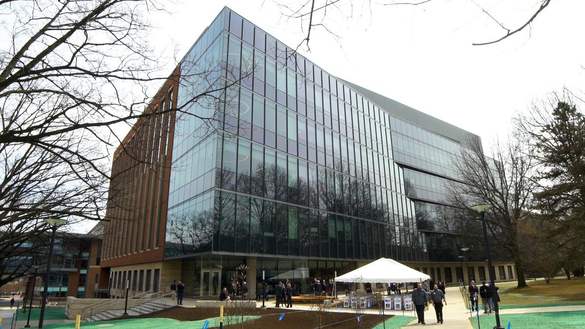 Chemical and Biomedical Engineering Building officially opens on Penn