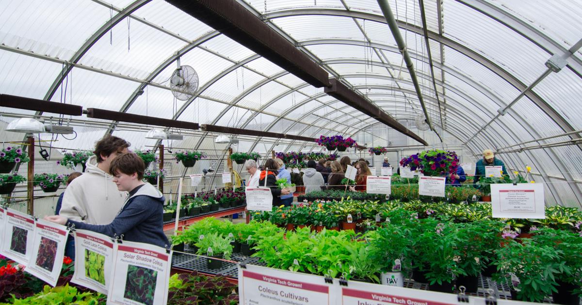 Collegiate Living: Hahn Horticulture Garden offers a myriad of ...