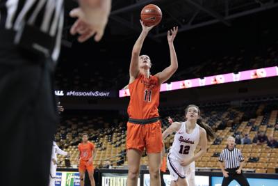 Women S Basketball Stomps Spiders Dominates Ucf Thanksgiving