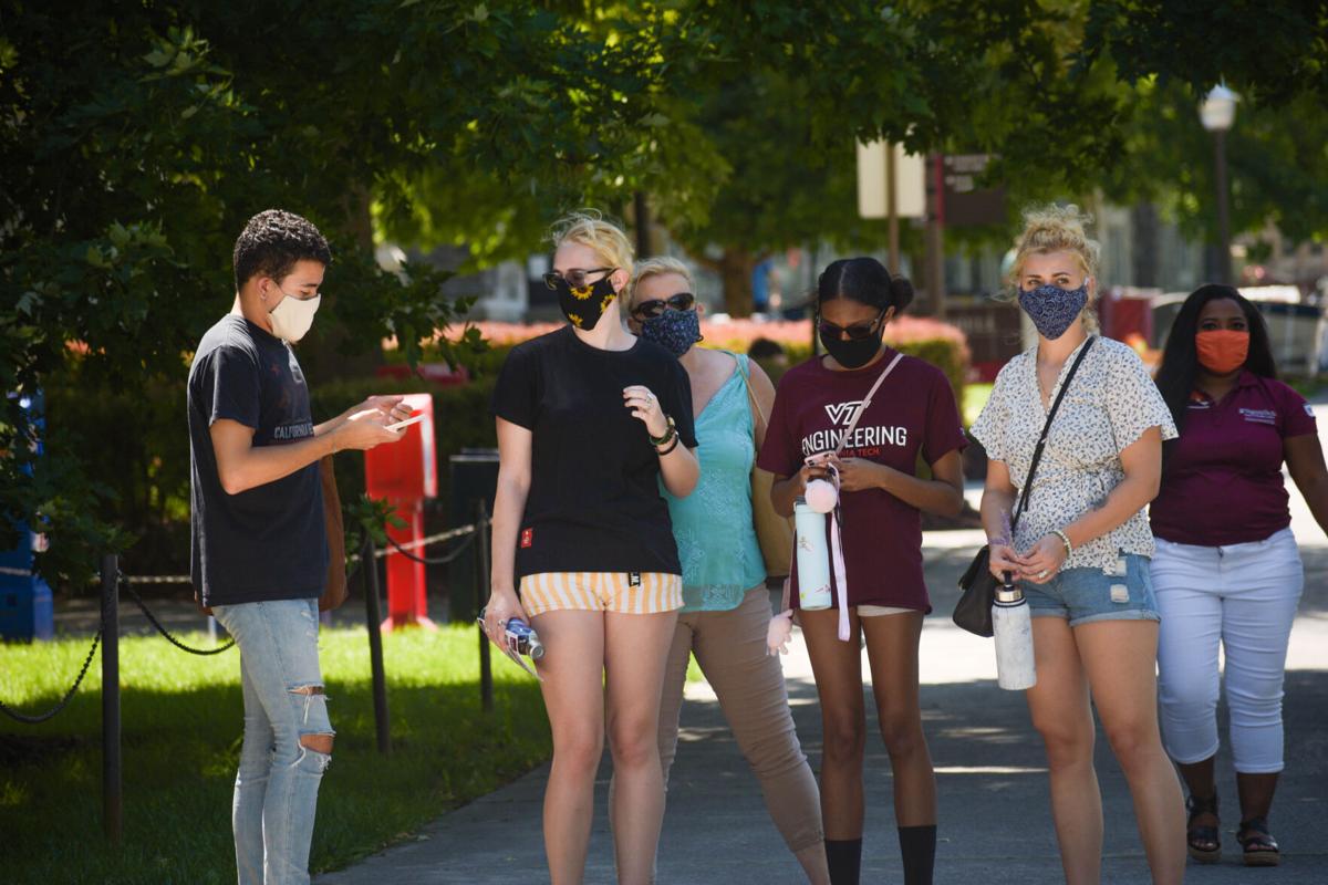 Masked Move In And First Days Back On Campus Gallery Collegiatetimes Com She's the best girlfriend someone could have, because she cuddles, loves. masked move in and first days back on