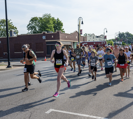 Sims Wins Men's Race, Hanson Brings Home Women's Event At Collinsville