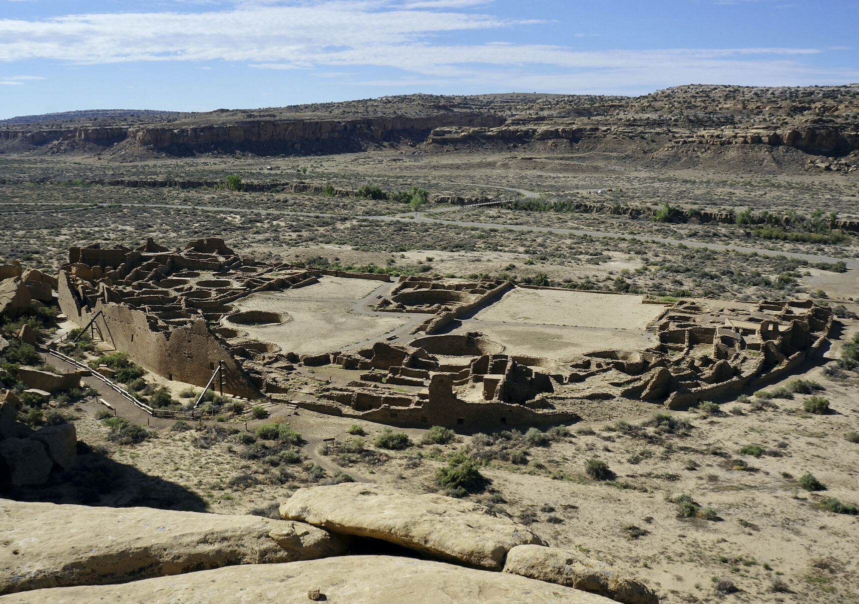 OUT WEST ROUNDUP Study fills in blanks on Chaco Wyoming fights