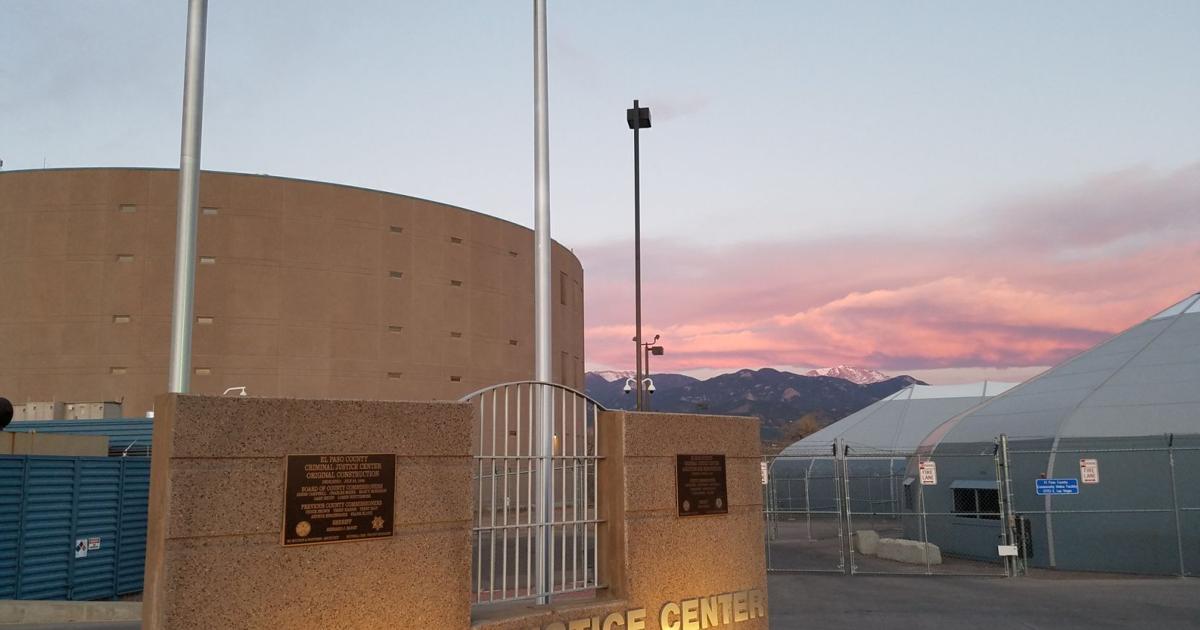 Colorado sheriffs to governor: Solve inmate transfer backlog