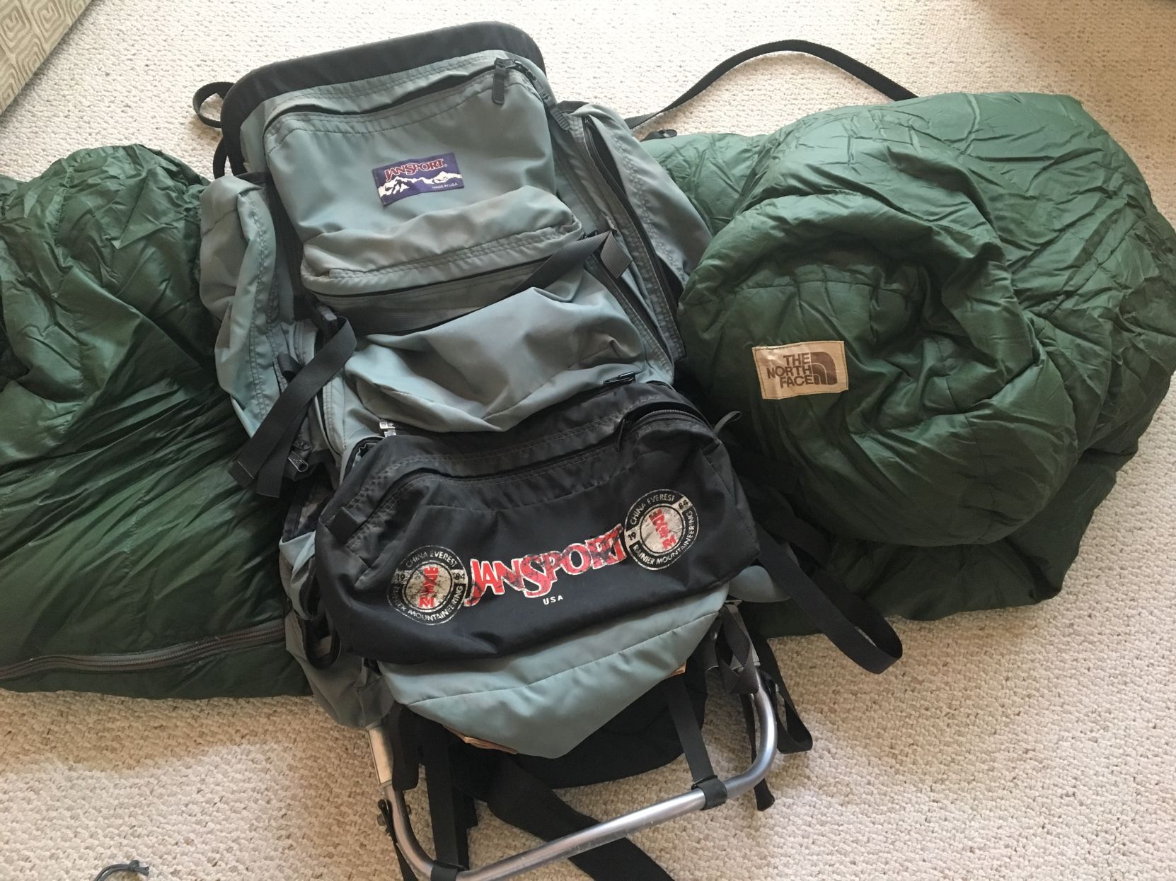 North face hotsell rainier backpack