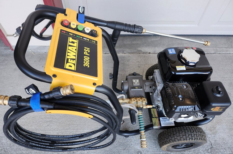 DeWALT Pressure Washer (Model DXPW3625) - Near New Condition image 2