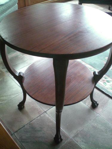 round mahogany table image 1