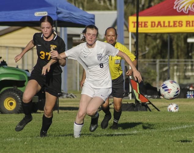 The Dalles girls softball versus Pendleton