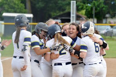 OSAA 5A SOFTBALL PLAYOFFS Late-game heroics by Lauren Decker, Hannah McNerney send HRV to the 5A quarterfinals