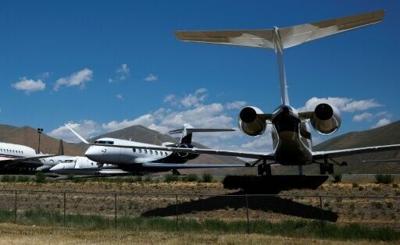 Rooted in the idea that a small elite of premium flyers should pay more for their outsized contribution to global warming, the proposal will likely pit them against the powerful aviation industry