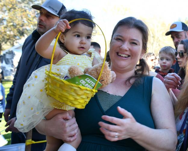 Julen Mathews with 17 month old baby Maya formerly of White Salmon.JPG