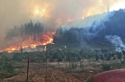Gorge wildfires burning more than 300 acres
