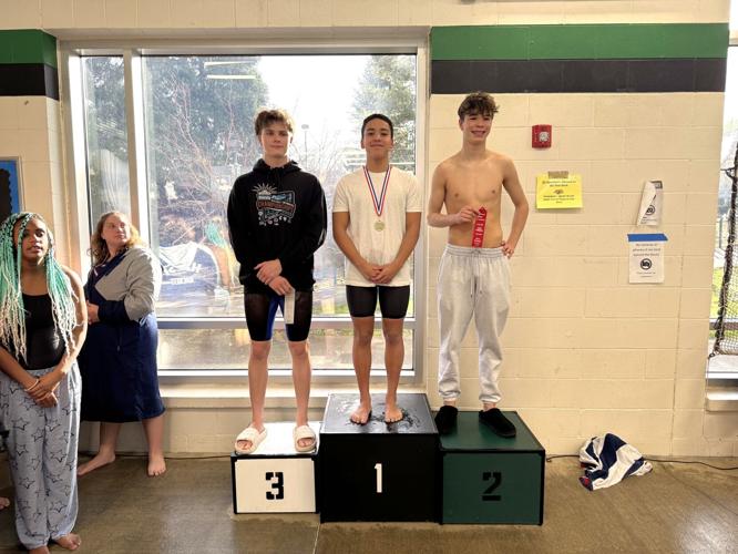 Felipe Mendez winner 100 breast.jpg