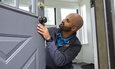 What Professional Locksmiths Say Homeowners Get Wrong About Security