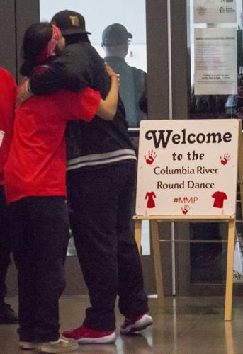 columbia_river_round_dance_mmi_8.jpg