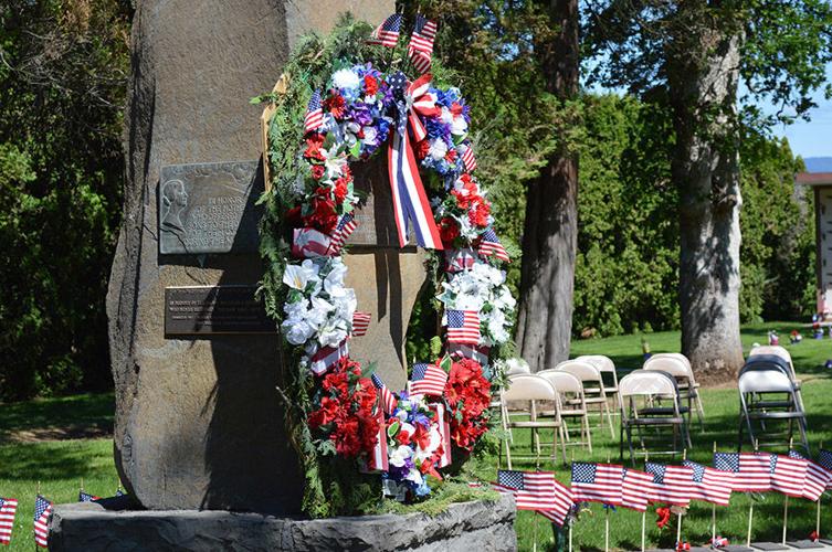 Wreathed in Honor: Remembering those who served