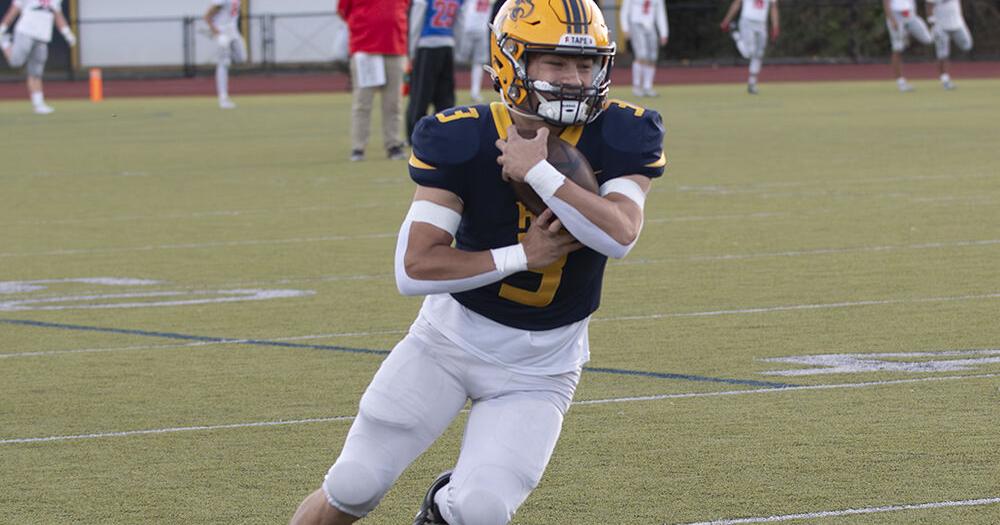 Layna, Miller lead HRV’s versatile football team