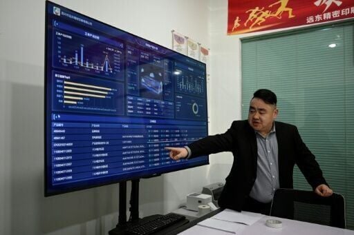 Zhou Yuxiang, the CEO of Black Lake Technologies -- the start-up that provided the software for Zhu's factory -- said he thinks factories would "always be hybrid"