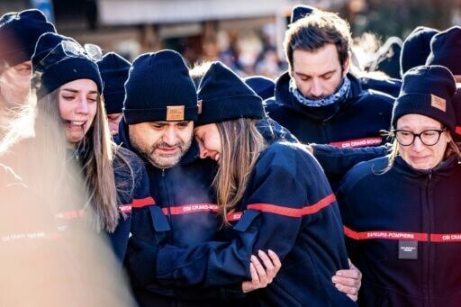 Rescuers were overcome with emotion after mourners in Crans-Montana spontanously burst into applause