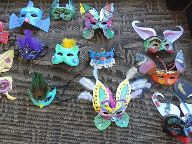 Community creates masks for United Way