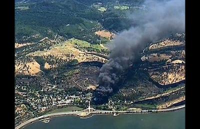 Trump rolls back oil train rules