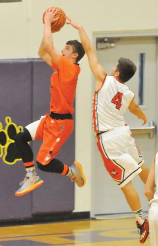 Huskies clipped by Condon