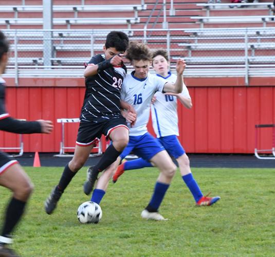 CHS 20-Andres Sanchez 9-Rodrigo Munoz side-DSC_9063.JPG