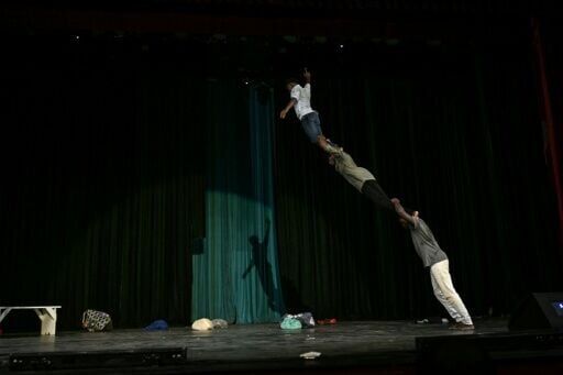 The nearly hour-long performance sees the acrobats interpret the impact of the conflict with their bodies