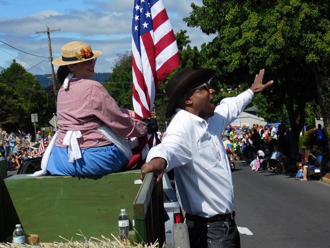 Editor's Notebook: Cowboy sing-along and the go-cart doctor give parade true community meaning