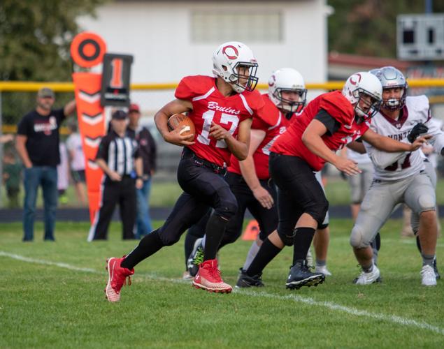 Noah Noteboom previous photo- 17 WesleyWhiteRB 66 kraig billette OL and 71 michael smith OL.jpg