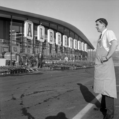 Albertsons opens The Dalles 1967