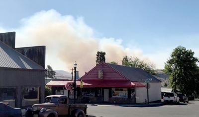 Boxcar fire burns near Maupin