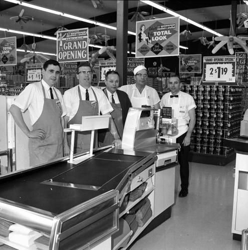 Albertsons opens The Dalles 1967