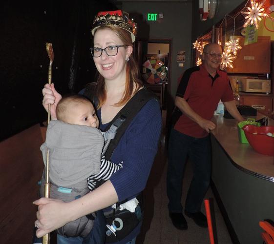 Neon golfers add a glow to Immanuel youth programs