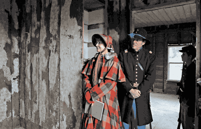 Descendants visit home of fort commander