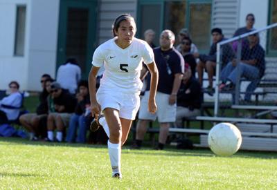 Hood River Valley girls soccer gets first win