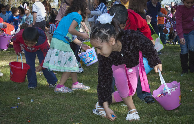 Easter Egg Scramble draws crowd to Sorosis: Photographs and video