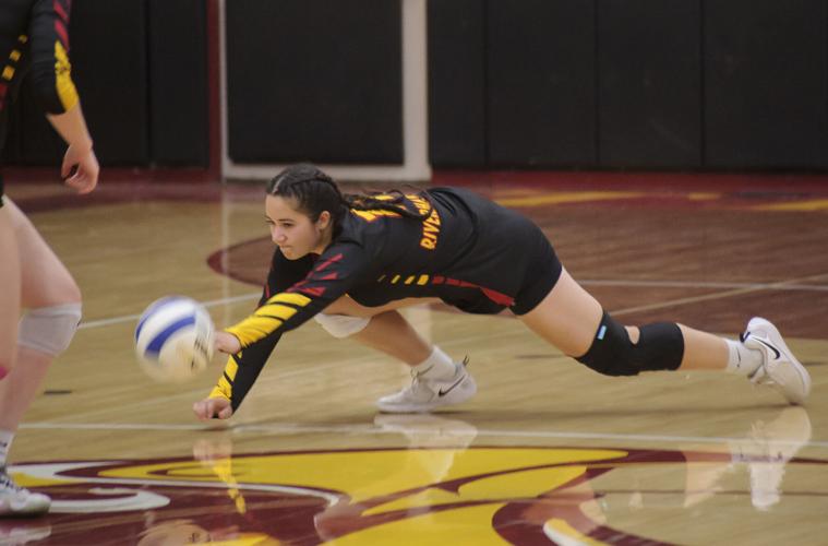 The Dalles volleyball versus Hood River
