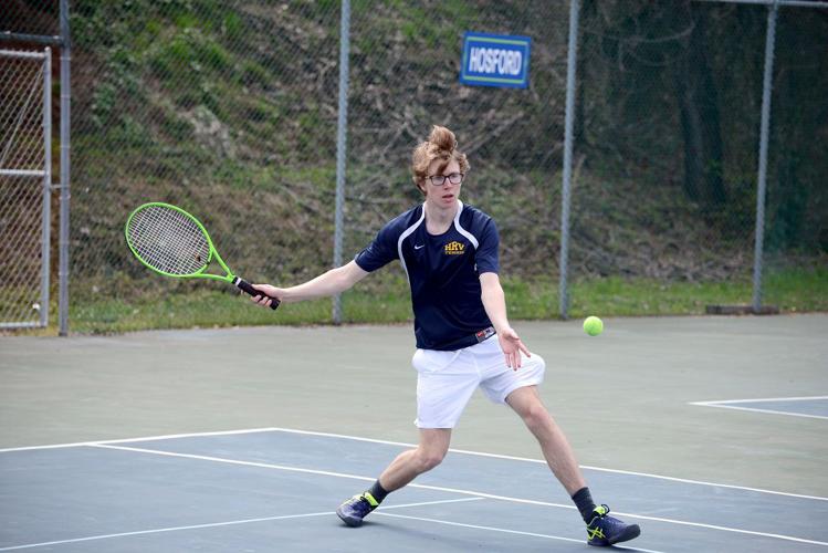 Hood River Valley boys tennis edges Ridgeview in home debut