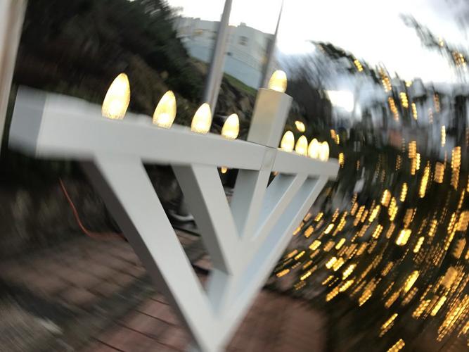 B1 menorah ie white salmon event file KNR.JPG