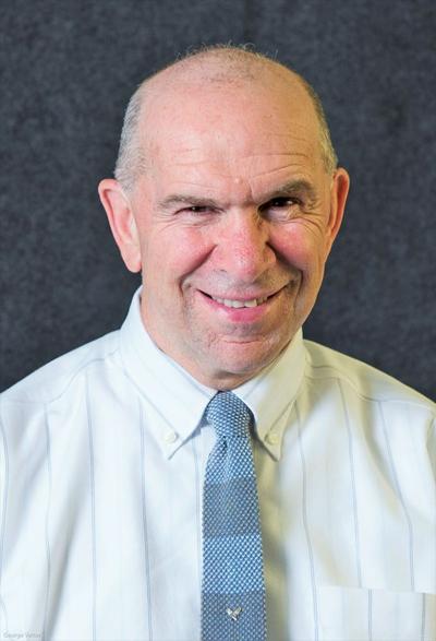 Mays runs as ‘team player’