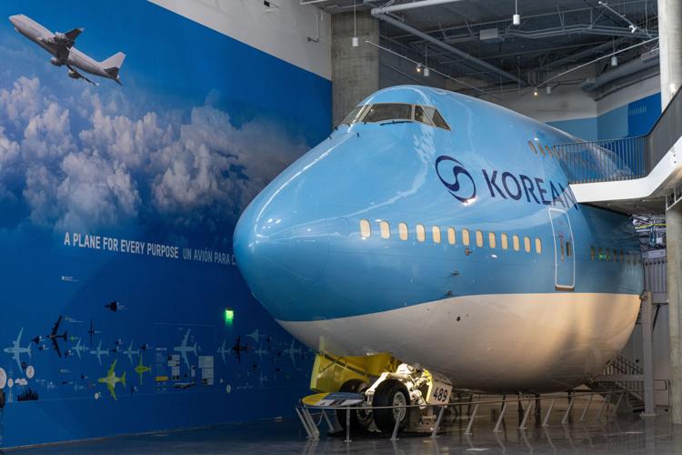 CALIFORNIA SCIENCE CENTER INSTALLS THE KOREAN AIR 747 EXPERIENCE IN THE FUTURE SAMUEL OSCHIN AIR AND SPACE CENTER