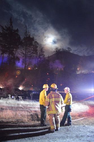 Fire brushes downtown Cascade Locks