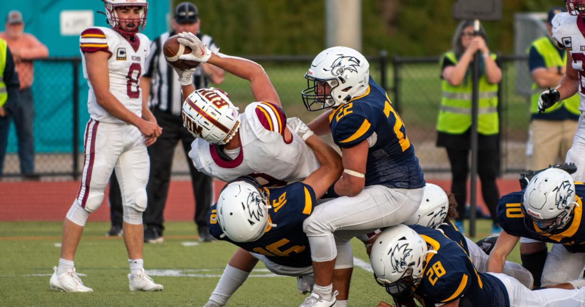 Redmond grinds out 190 football win over host HRV Hoodriver