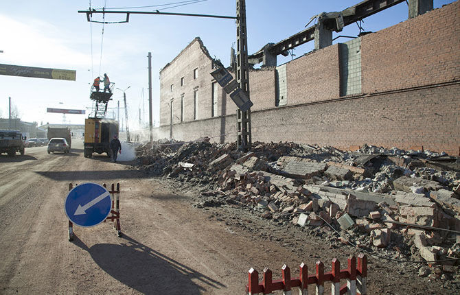 Meteor falls in Russia, 700 injured by blasts