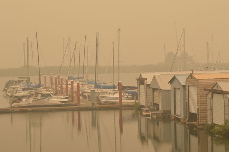 09-16 GORGE smoke, hr marina.JPG
