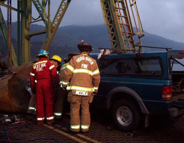 Bridge closed, man injured in HR Bridge accident